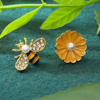 Kórejský Nové Nádherné CZ Honey Bee Pearl Náušnice, Módne Temperament Všestranný Malé Náušnice Elegantné Dámske Šperky 2021 Nové 1