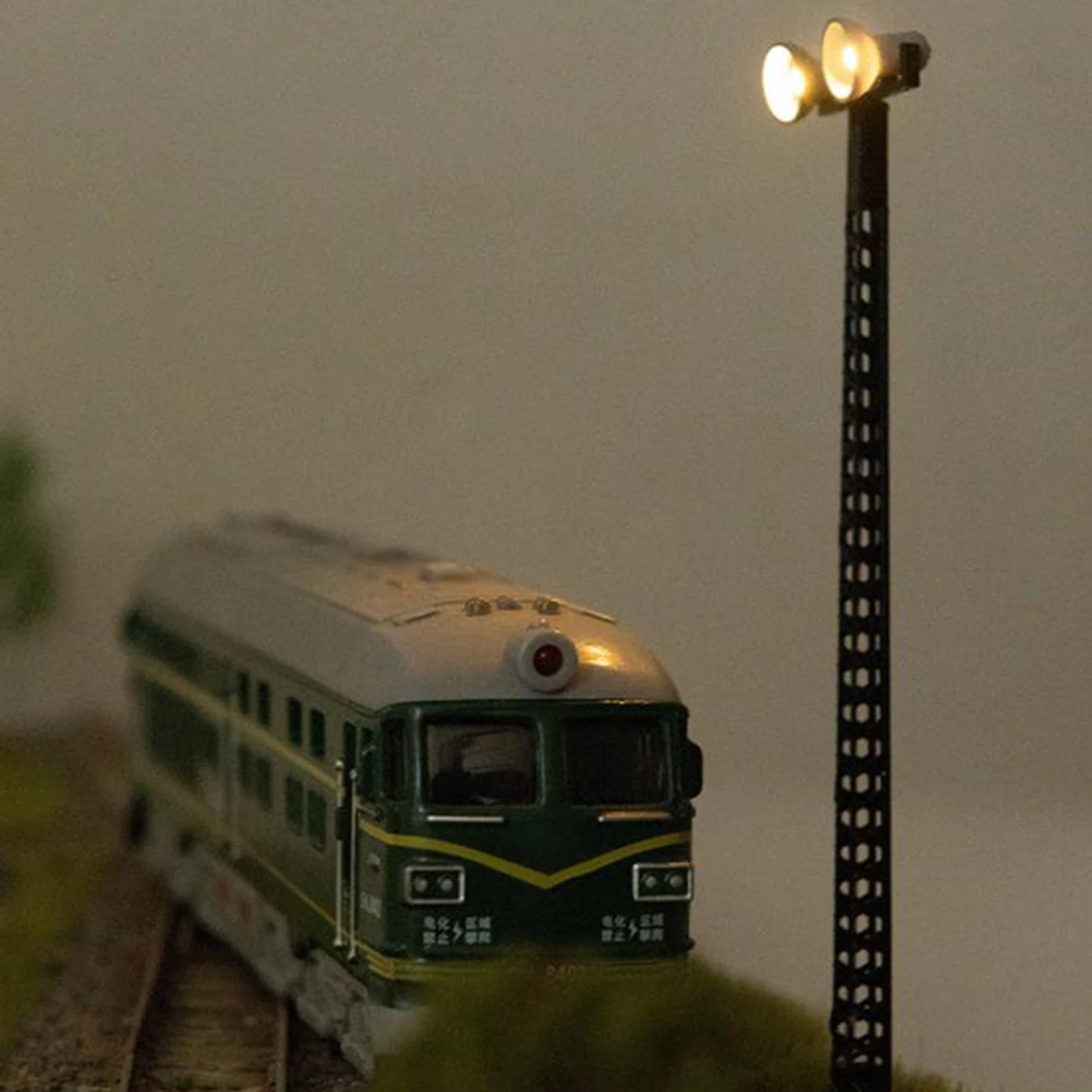 2/5 ks 1:87 zmenšený Model Miniatúrne Záhrade Trávnik Železničný Vlak Micro Krajiny Svetlá LED Piesku Tabuľke Budov Dekor Príslušenstvo Obrázok 5